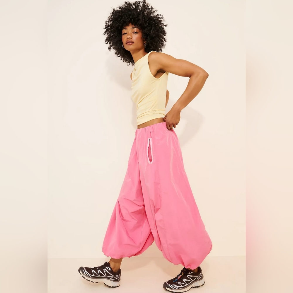 Anthropologie Maeve Bubble-Leg High-Rise Chino Pants Size XL Pink Workout